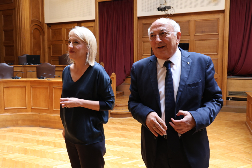 Τελικός στον ΣΥΡΙΖΑ το Σάββατο: Δούρου εναντίον Πολάκη για την ηγεσία, στη σκιά πολλαπλών αποχωρήσεων