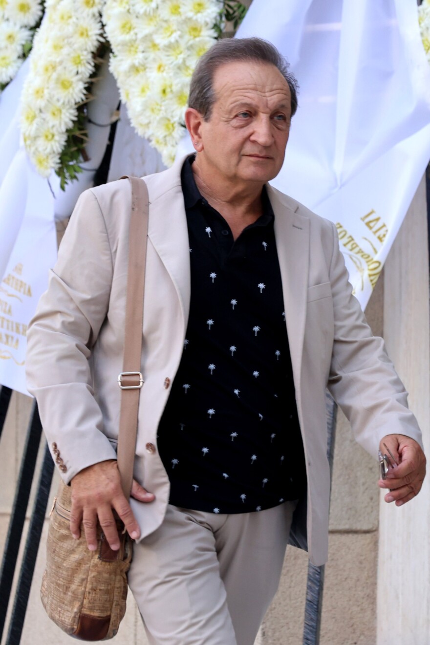 Το τελευταίο χειροκρότημα στη Μάρω Κοντού και οι συγκινητικοί επικήδειοι: «Ο Θεός δημιούργησε ένα πλάσμα αιθέριο, ελεύθερο και μαχητικό»