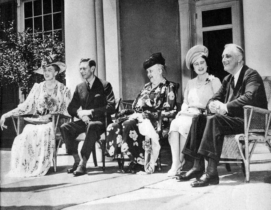 Η διπλωματία του... χοτ ντογκ: Πώς ο Ρούζβελτ έφερε πιο κοντά ΗΠΑ και Βρετανία πριν τον Β' Παγκόσμιο Πόλεμο με ένα πικνίκ στην εξοχή