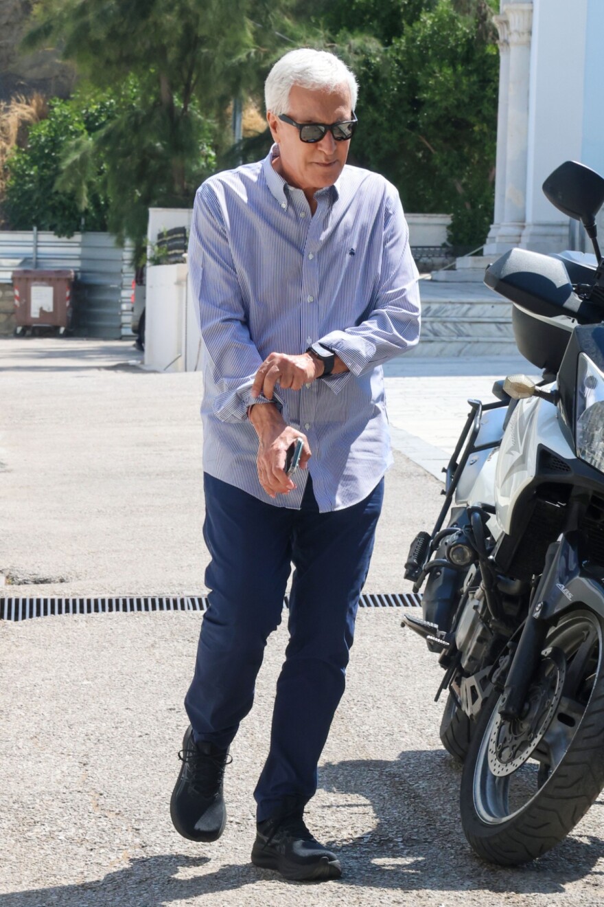 Μνημόσυνο για τα 30 χρόνια από τον θάνατο της Αλίκης Βουγιουκλάκη, απών ο γιος της Γιάννης Παπαμιχαήλ