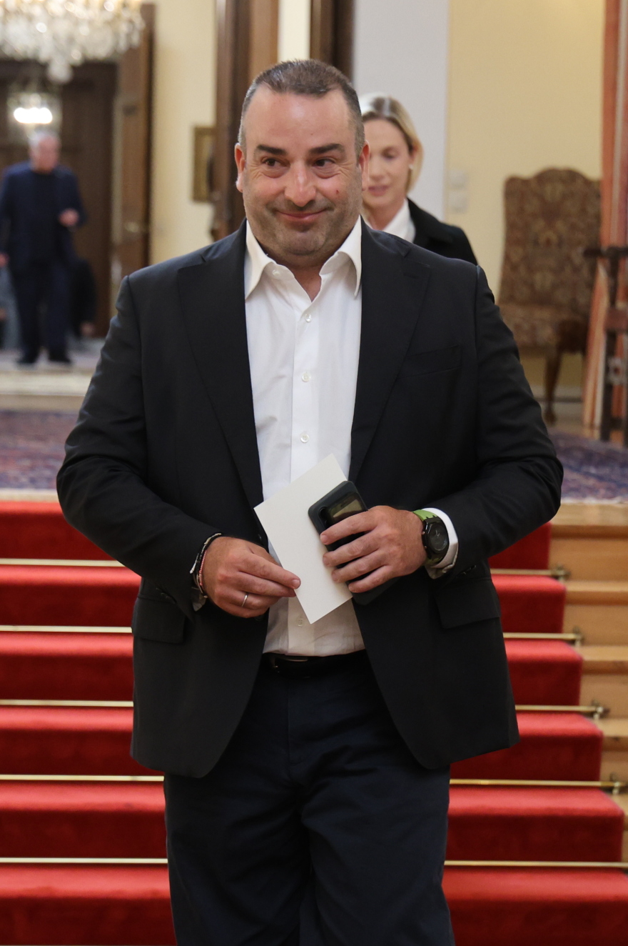 Τα παραλειπόμενα από το Προεδρικό: Οι διάλογοι των αρχηγών, οι «εκλογές τον Μάιο» και τα χαμόγελα Μητσοτάκη-Ανδρουλάκη, δείτε βίντεο και φωτογραφίες