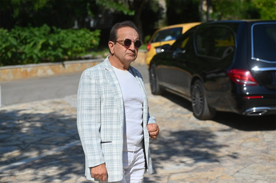 Το τελευταίο αντίο στη σπουδαία τραγουδίστρια Μαίρη Λίντα, δείτε βίντεο και φωτογραφίες