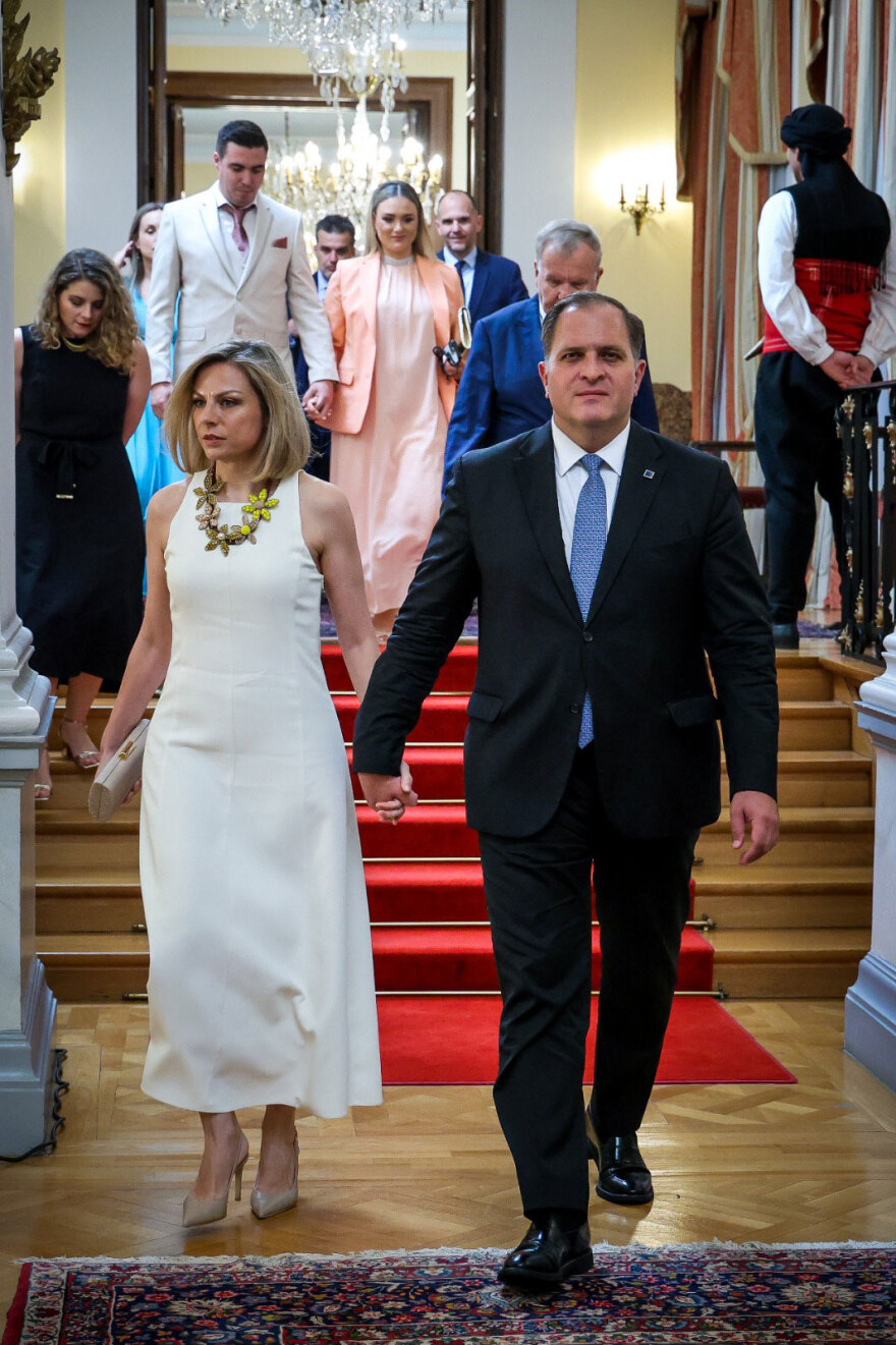Τα παραλειπόμενα από το Προεδρικό: Οι διάλογοι των αρχηγών, οι «εκλογές τον Μάιο» και τα χαμόγελα Μητσοτάκη-Ανδρουλάκη, δείτε βίντεο και φωτογραφίες