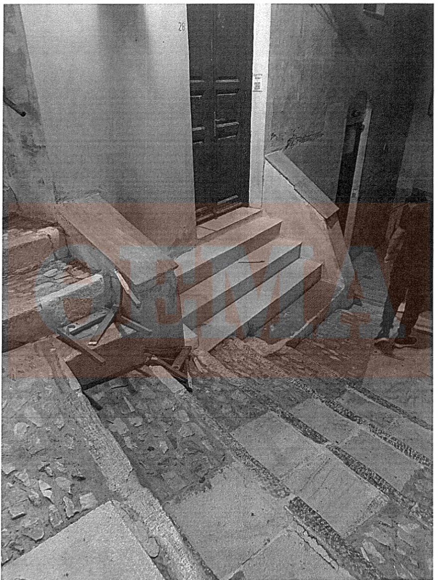 Φονικό στη Σύρο: Τα δύο μαχαίρια, τα 13.000 ευρώ και το οπλοστάσιο μέσα στο σπίτι, τι αποκαλύπτει η δικογραφία, δείτε φωτογραφίες ντοκουμέντα
