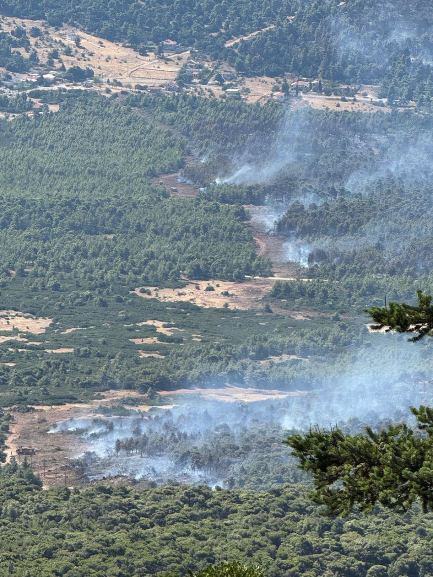 Χωρίς ενεργό μέτωπο η πυρκαγιά στη Δυτική Αττική, συνεχίζονται οι επιχειρήσεις στα καπνογόνα σημεία, σε επιφυλακή για αναζωπυρώσεις
