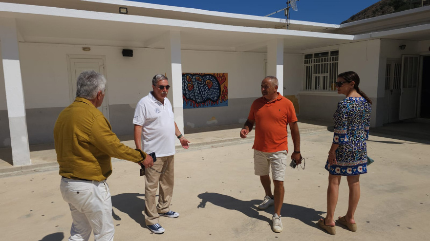 Δύο σχολεία της Λέρου αλλάζουν όψη με δωρεά αγάπης για τα παιδιά
