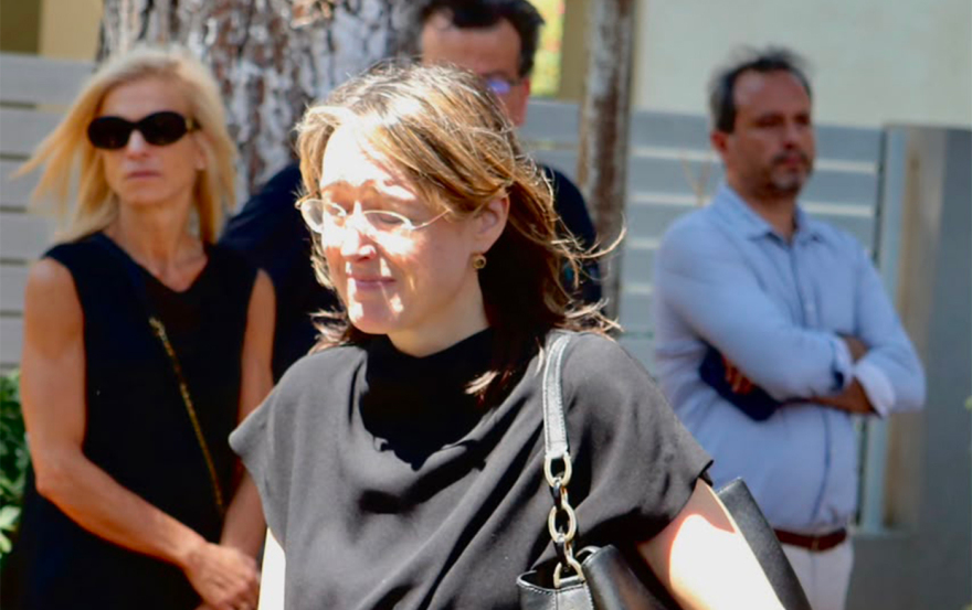 Συγκίνησε ο ιερέας στην κηδεία του Στέλιου Ράμφου για τις τελευταίες στιγμές του: Κατέβασε το πετραχήλι για να καλυφθεί με τη χάρη του Θεού
