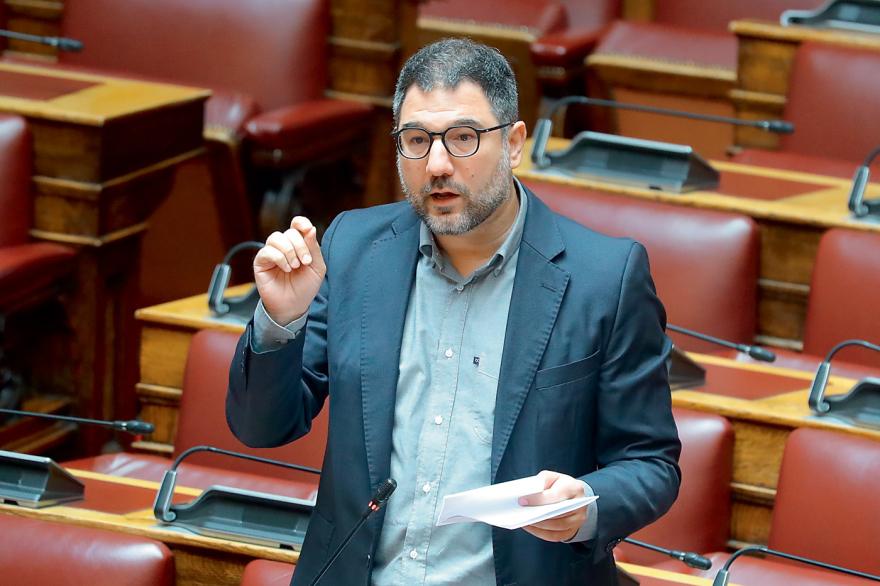 Τσίπρας vs ΠΑΣΟΚ: Οι φθινοπωρινές αρπαγές και ποιος τρώει ποιους από ποιον