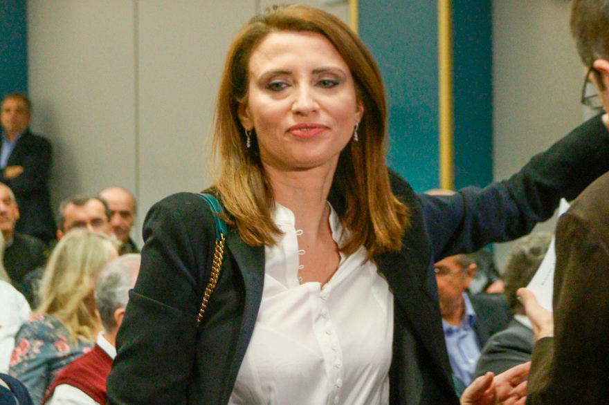 Τσίπρας vs ΠΑΣΟΚ: Οι φθινοπωρινές αρπαγές και ποιος τρώει ποιους από ποιον