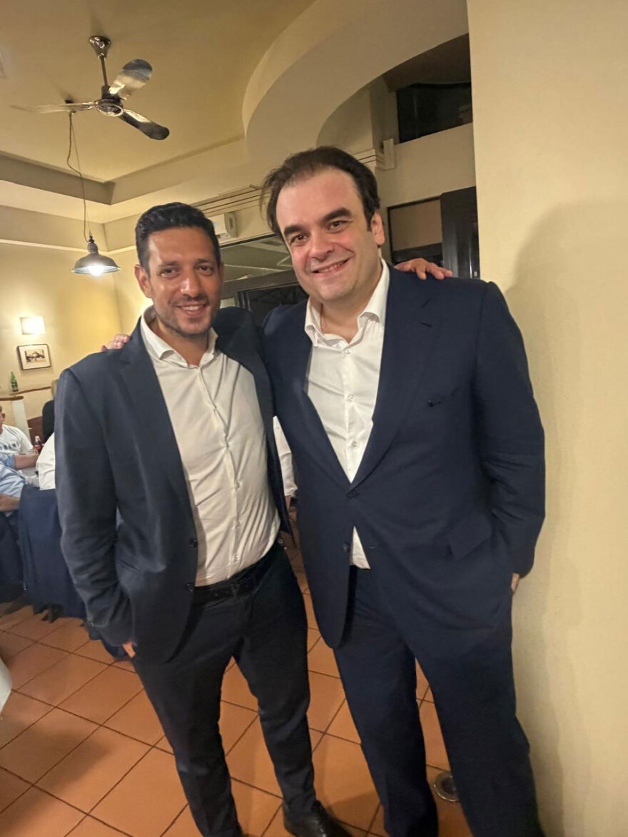 Δείπνο Πιερρακάκη με 45 βουλευτές της ΝΔ από τη βόρεια Ελλάδα: Σουτζουκάκια και γύρος στη θρυλική «Διαγώνιο», δείτε φωτογραφίες