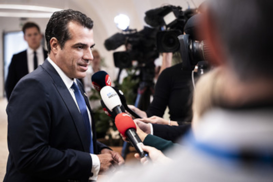 Συμφωνία στην ΕΕ για τα return hubs μεταναστών σε τρίτες χώρες, σε εξέλιξη οι επαφές με υποψήφιους εταίρους