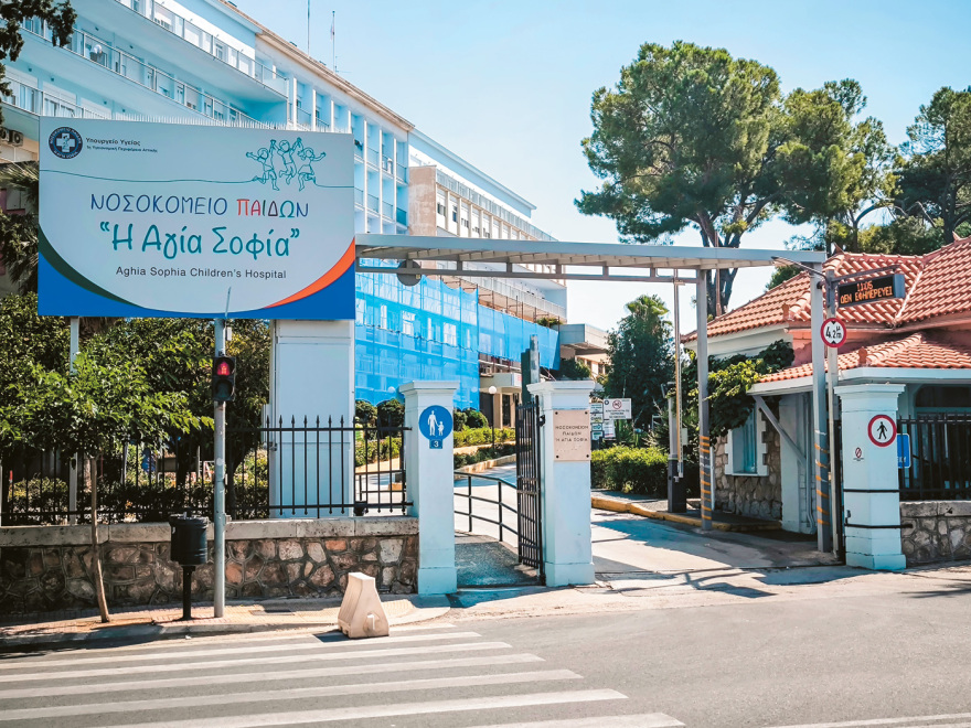 Φρίκη στην Κυψέλη: 45 παιδιά «παρκαρισμένα» στα νοσοκομεία Παίδων, τι αποκάλυψε η υπόθεση με το «κατεψυγμένο μωρό» και τα κακοποιημένα αδέρφια