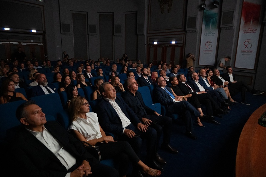 «95 χρόνια Παπαστράτος - Αυτή είναι η ιστορία μας»: Το επετειακό ντοκιμαντέρ με πρωταγωνιστές τους ανθρώπους της