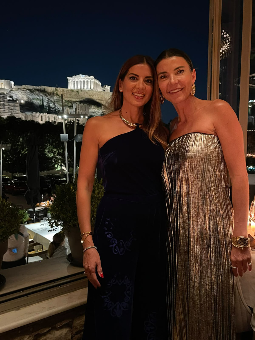 Δια χειρός Θέμιδας Ζουγανέλη και Αλεξάνδρας Σταθοκωστοπούλου το «art de la table» στο Διόνυσος Zonar's: Μια βραδιά με υψηλές παρουσίες και φόντο την Ακρόπολη