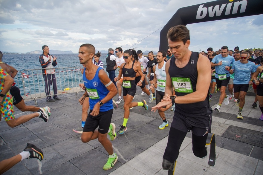 15 χρόνια Spetses Mini Marathon: Οι Σπέτσες φόρεσαν τα γιορτινά τους