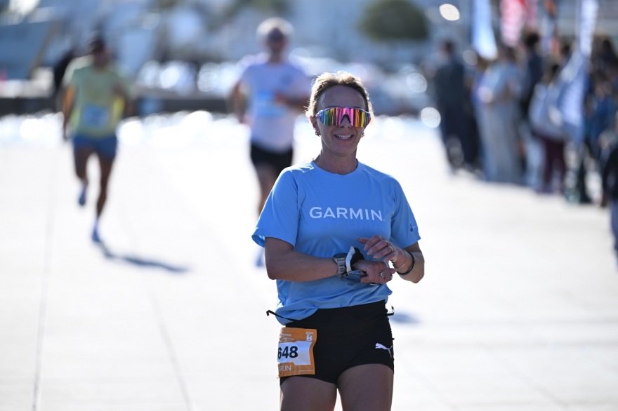 15 χρόνια Spetses Mini Marathon: Οι Σπέτσες φόρεσαν τα γιορτινά τους