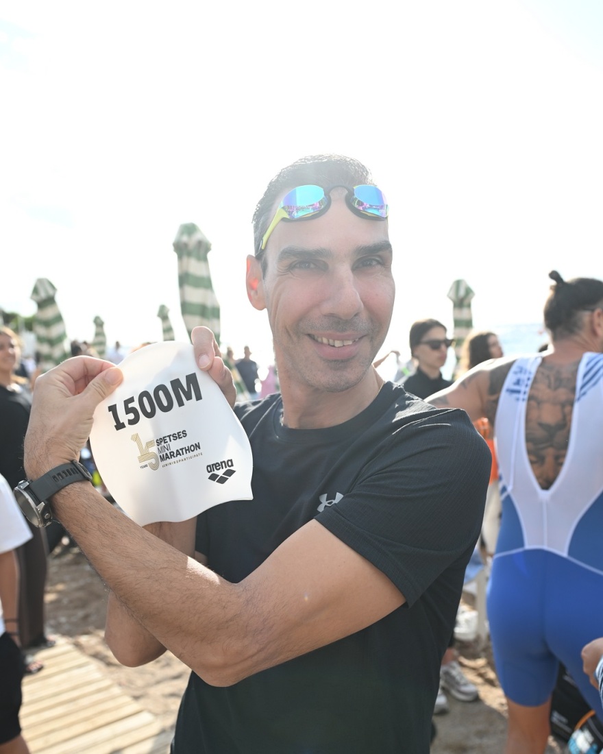 15 χρόνια Spetses Mini Marathon: Οι Σπέτσες φόρεσαν τα γιορτινά τους