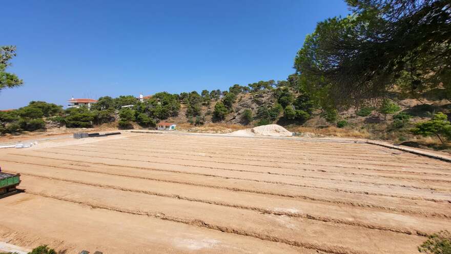 Μετά από 19 χρόνια εγκατάλειψης εγκαινιάστηκε το γήπεδο της Νέας Πεντέλης, ήταν ένα από τα τελευταία χωμάτινα της Αττικής, δείτε εικόνες