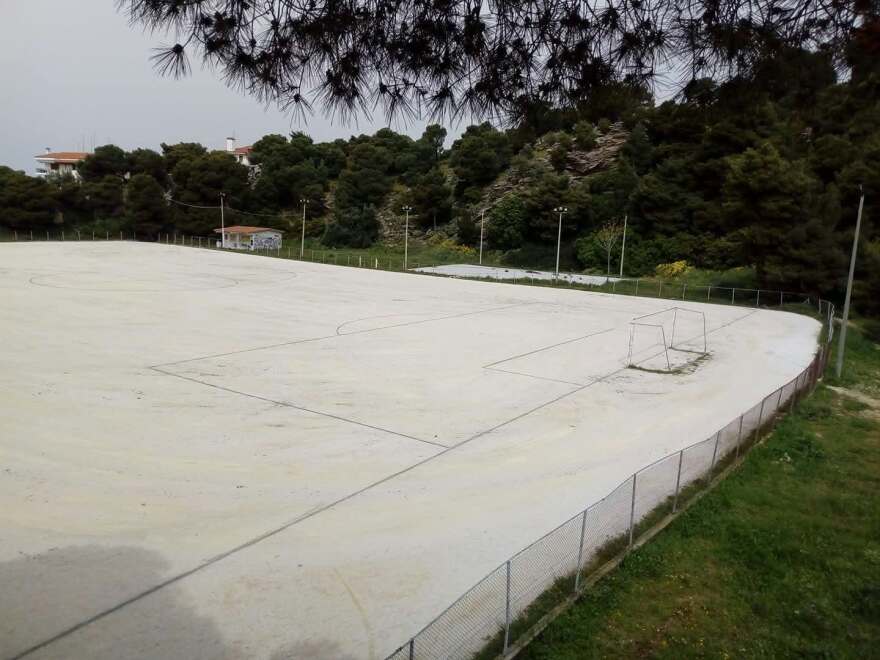 Μετά από 19 χρόνια εγκατάλειψης εγκαινιάστηκε το γήπεδο της Νέας Πεντέλης, ήταν ένα από τα τελευταία χωμάτινα της Αττικής, δείτε εικόνες