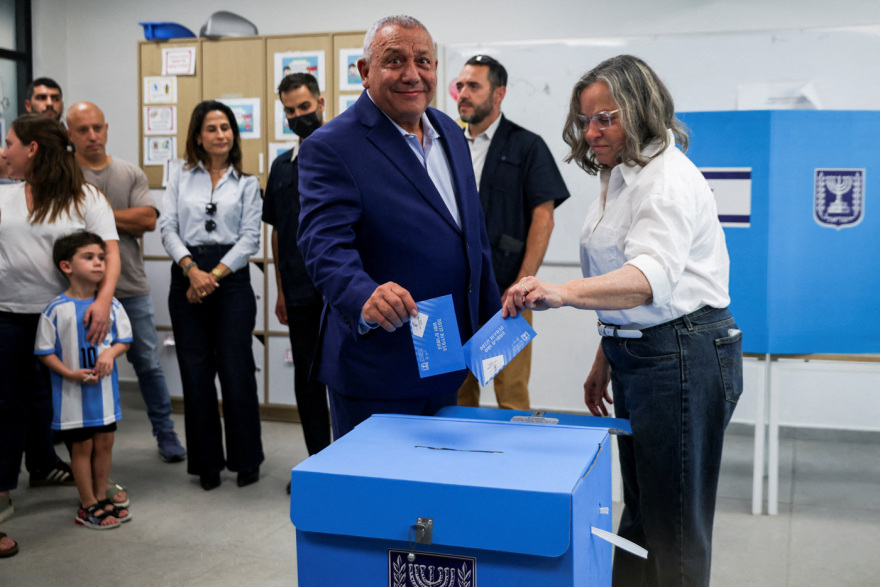 Θρίλερ στο Ισραήλ με οριακό προβάδισμα Νετανιάχου έναντι του Άιζενκοτ: Κανένα στρατόπεδο δεν εξασφαλίζει αυτοδυναμία, ρυθμιστές τα αραβικά κόμματα