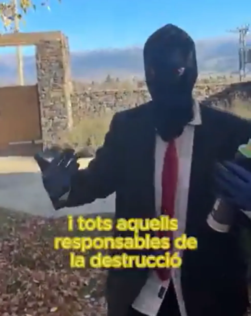 Ζεράρ Πικέ: Πολιτική οργάνωση βανδάλισε το σπίτι του στα Πυρηναία όρη - Δείτε βίντεο