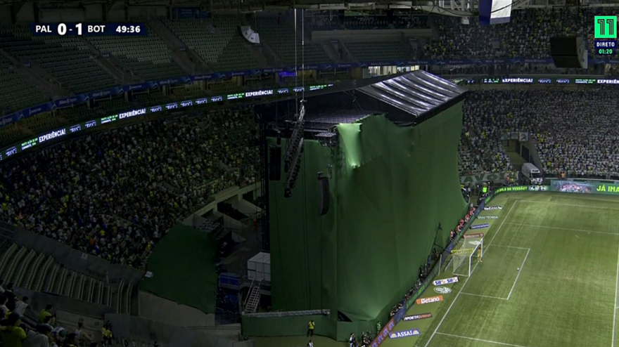 Έπαιζαν ντέρμπι κορυφής, πήγαν στο γήπεδο αλλά είδαν το ματς σε γιγαντοοθόνη - Απίστευτο σκηνικό στο Παλμέιρας - Μποταφόγκο