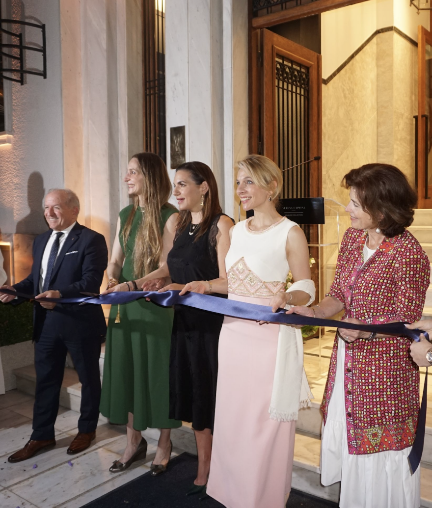 ΛΑΜΨΑ: Λαμπρά εγκαίνια για το 5άστερο στον πεζόδρομο της οδού Ζαλοκώστα
