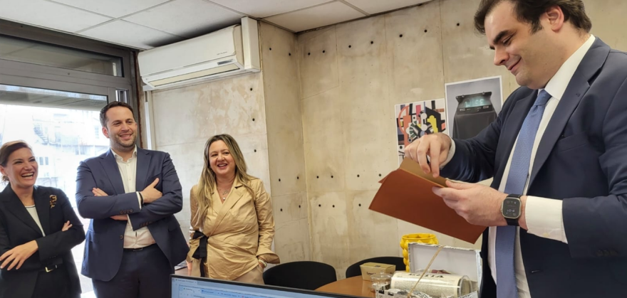 Ευχές στον εορτάζοντα Κυριάκο Πιερρακάκη από τους συνεργάτες του