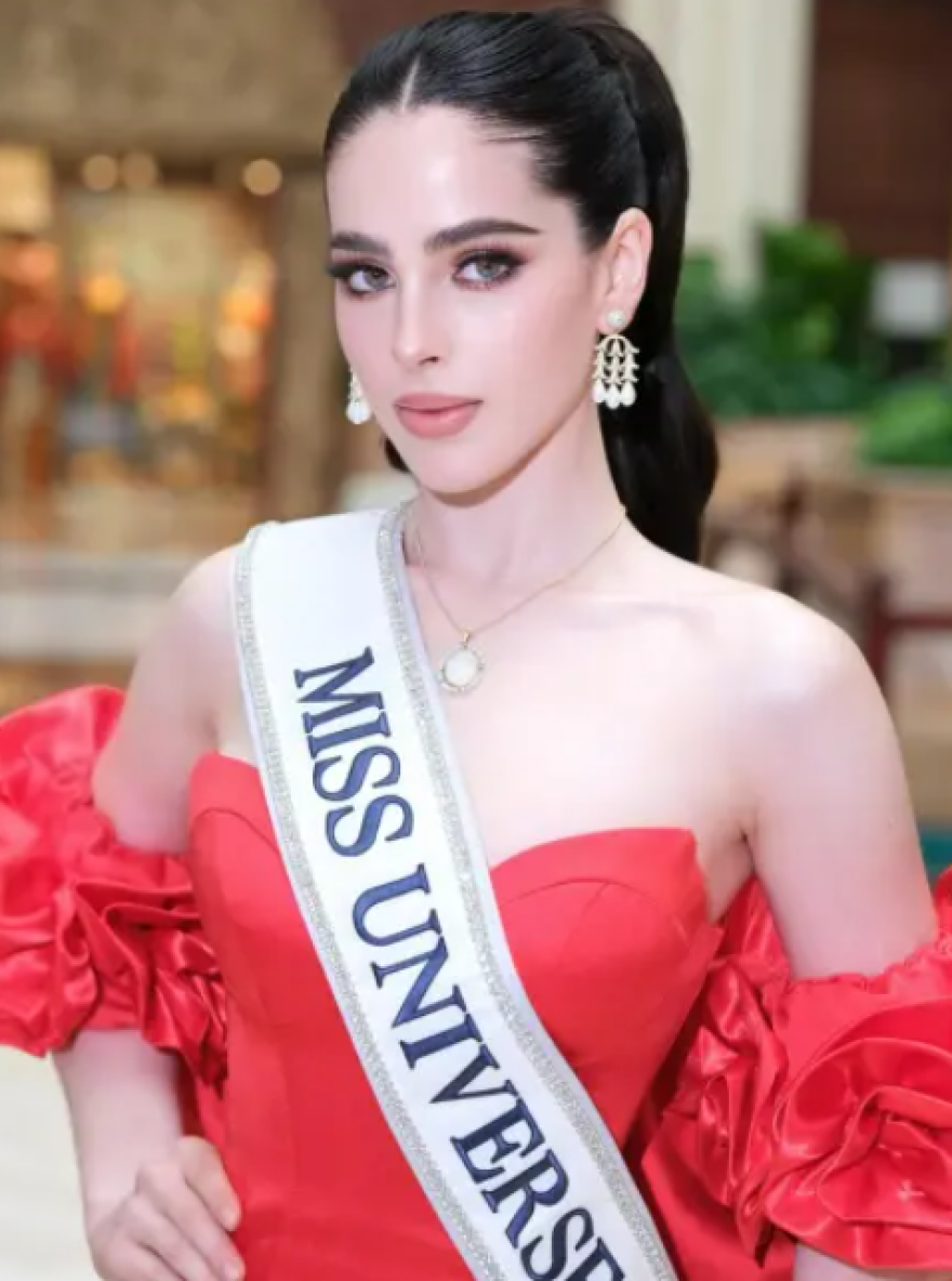 Miss Universe: Me λυγμούς ζήτησε συγγνώμη ο πρόεδρος για τον διασυρμό της Μις Μεξικό - «Είμαι κι εγώ άνθρωπος» Miss Universe: Me λυγμούς ζήτησε συγγνώμη ο πρόεδρος για τον διασυρμό της Μις Μεξικό - «Είμαι κι εγώ άνθρωπος»