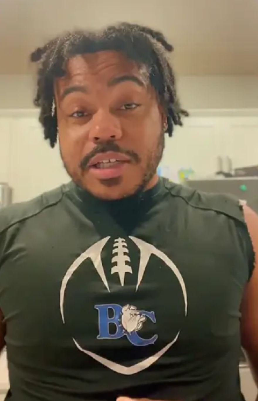 Influencer στις ΗΠΑ θα πληρώσει 1,75 εκατ. δολάρια γιατί κατέστρεψε τον γάμο του μάνατζέρ της