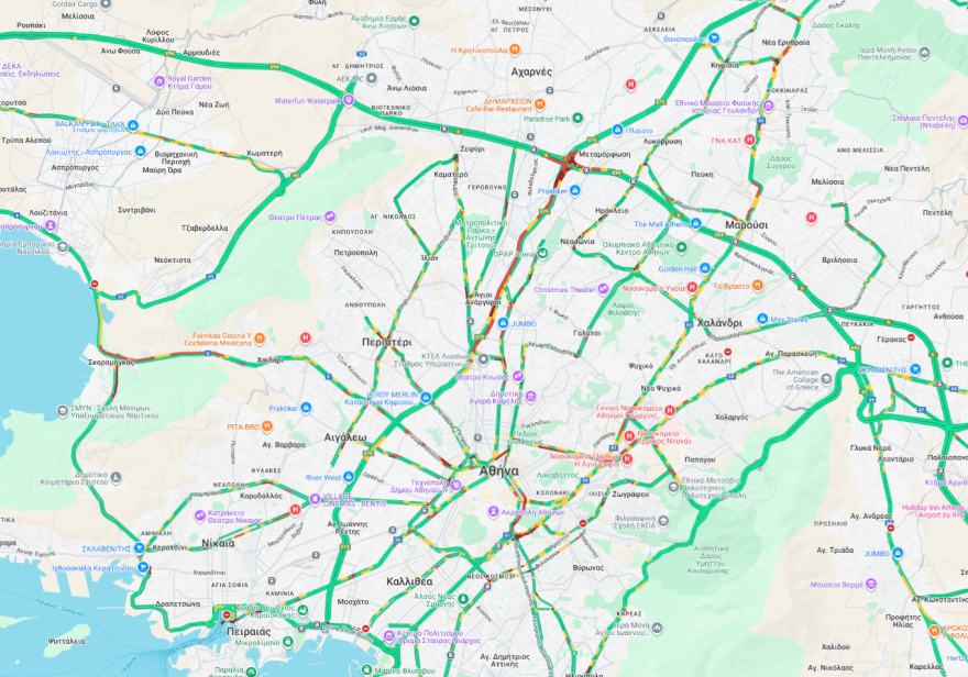 Κυκλοφοριακά προβλήματα στον Κηφισό μετά το τροχαίο στο ύψος της Λιοσίων, καθυστερήσεις στο ρεύμα προς Πειραιά