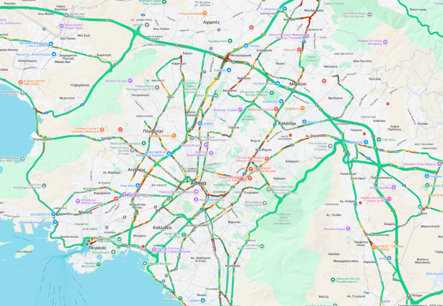 Πού έχει κίνηση τώρα: Καθυστερήσεις σε Κηφισό, κέντρο και Αττική Οδό, στο κόκκινο και ο Πειραιάς 