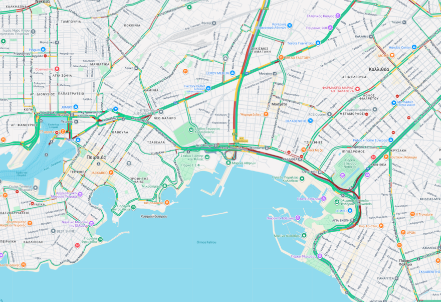 Φωτιά σε αυτοκίνητο στην Ποσειδώνος στο ύψος του Μοσχάτου, διακοπή κυκλοφορίας από την τροχαία
