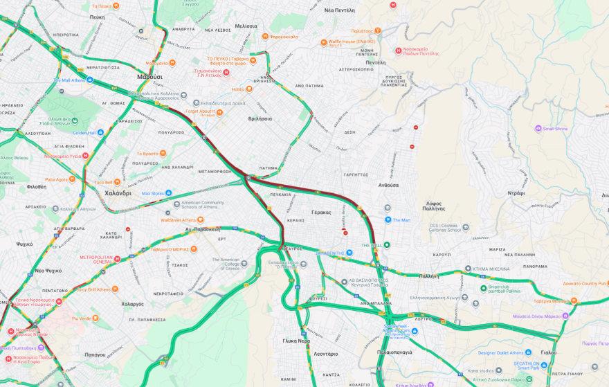Ακινητοποιημένο φορτηγό στην Αττική Οδό, καθυστερήσεις από το ύψος της Λ.Κηφισίας 