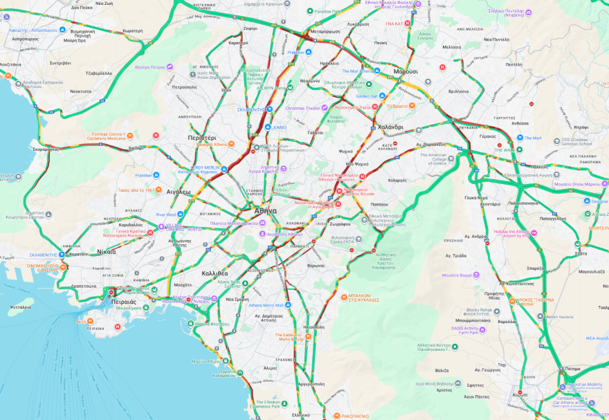 Μεγάλη ταλαιπωρία και στα δύο ρεύματα του Κηφισού, ουρές χιλιομέτρων στο Σχιστό - Καθυστερήσεις σε Αττική Οδό και Κηφισίας
