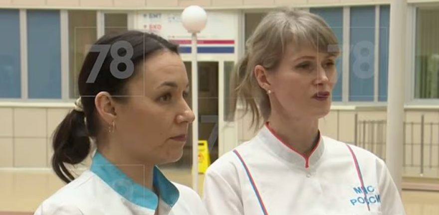 Τρομακτικό βίντεο από τη Ρωσία: Βρέφος βρέθηκε στο κενό από ύψος 33 μέτρων, το έπιασαν νοσοκόμες με ένα παλτό