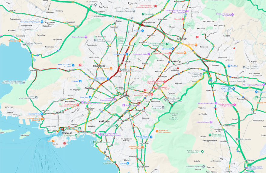 Live η κίνηση στους δρόμους: Χαμηλές ταχύτητες σε Κηφισό, Αθηνών και βασικούς άξονες, επιβαρύνει η βροχή