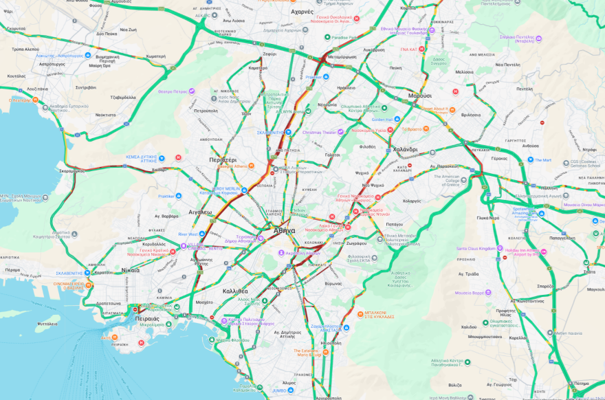 Στο κόκκινο η κίνηση στην Αττική - Μεγάλο μποτιλιάρισμα στον Κηφισό και το κέντρο της Αθήνας, ταλαιπωρία και στον Σκαραμαγκά
