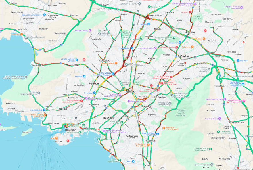Live η κίνηση στους δρόμους: Μεγάλη ταλαιπωρία σε Κηφισό και Αττική Οδό, καθυστερήσεις σε Συγγρού, Κηφισίας - Πού αλλού υπάρχουν προβλήματα