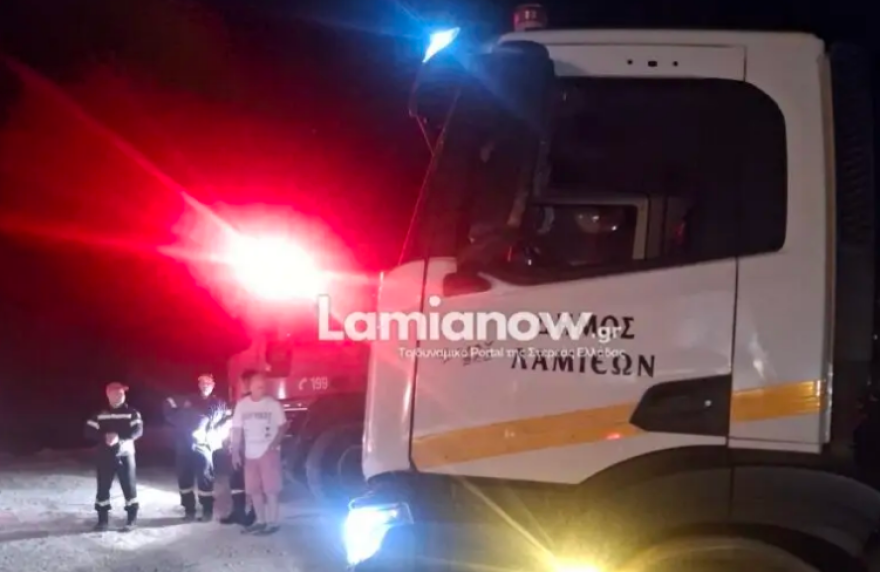 Φωτιά στον ΧΥΤΑ Λαμίας λίγο μετά τα μεσάνυχτα, δείτε φωτογραφίες 