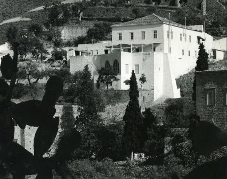 Πωλείται 4 εκατ. ευρώ το ιστορικό σπίτι του σπουδαίου Έλληνα ζωγράφου Χατζηκυριάκου-Γκίκα στην Ύδρα
