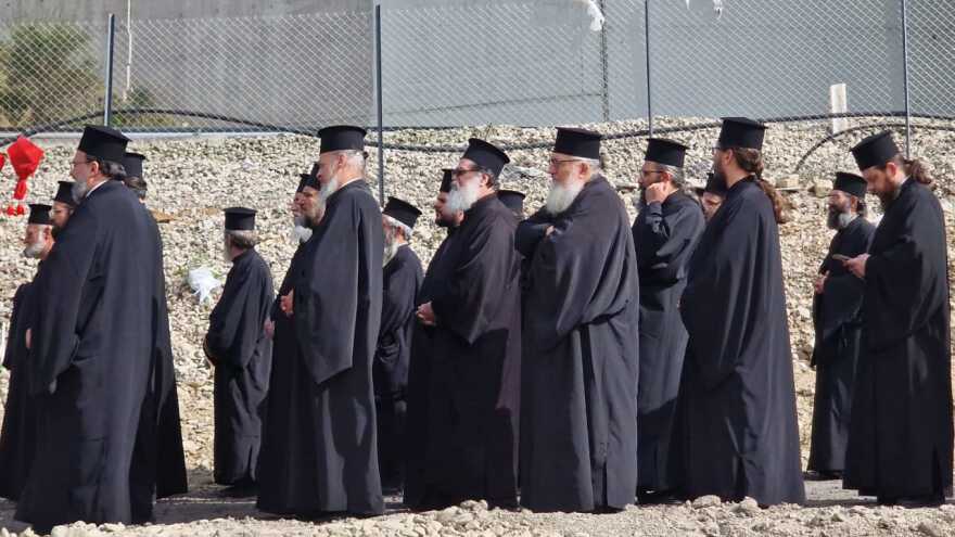 Σύγκρουση τρένων στη Λάρισα: Τρισάγιο στα Τέμπη για τα θύματα της τραγωδίας