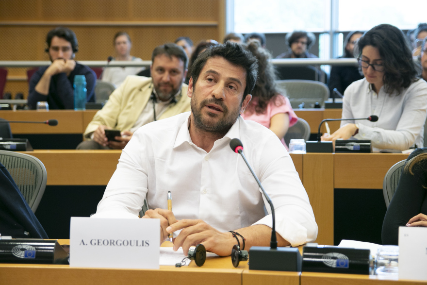 Δικαστικός κλοιός  σε Αθήνα - Βρυξέλλες για Γεωργούλη