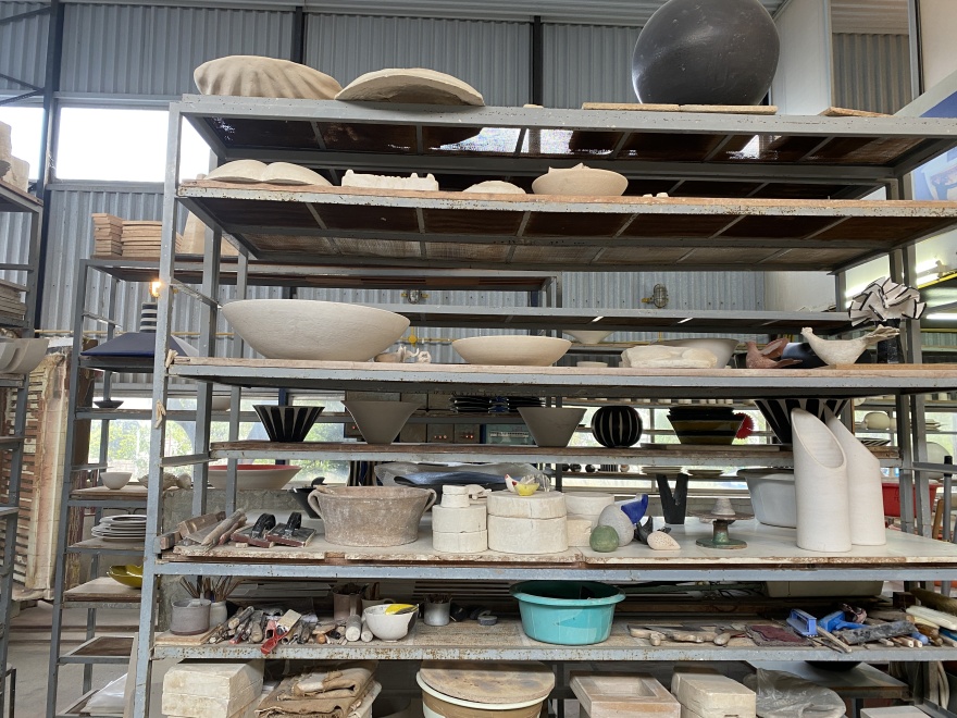 Υπουργείο Πολιτισμού: Εξαγόρασε, αποκαθιστά και επαναλειτουργεί το εργαστήριο της κεραμίστριας Ελένης Βερναδάκη