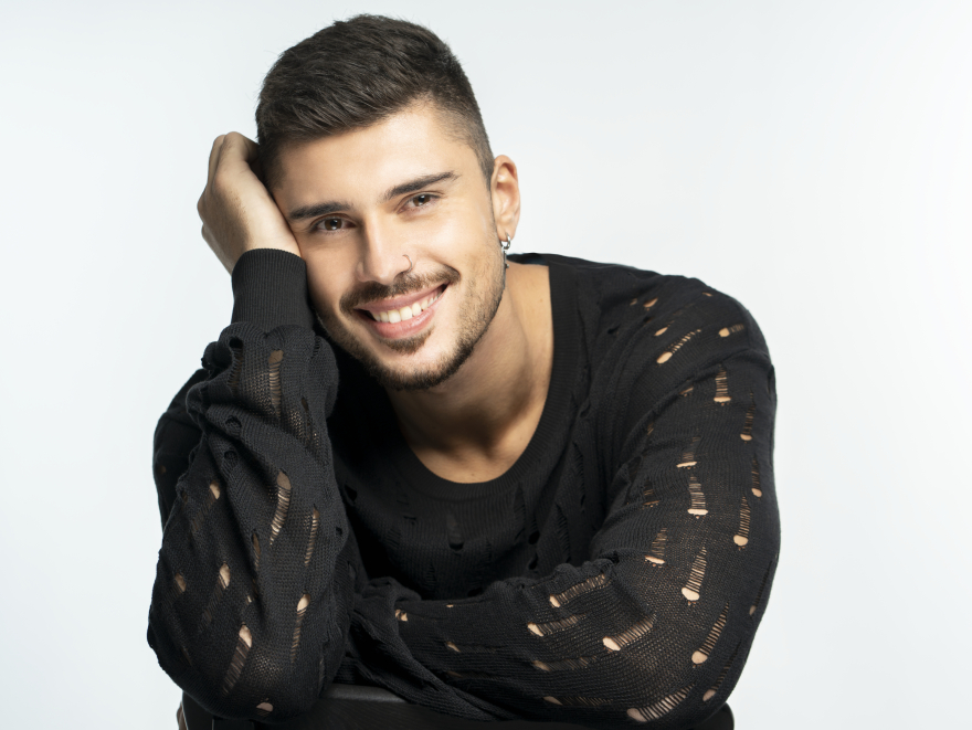 Eurovision - Andrew Lambrou: Από το YouTube στη σκηνή του τελικού με την Κύπρο