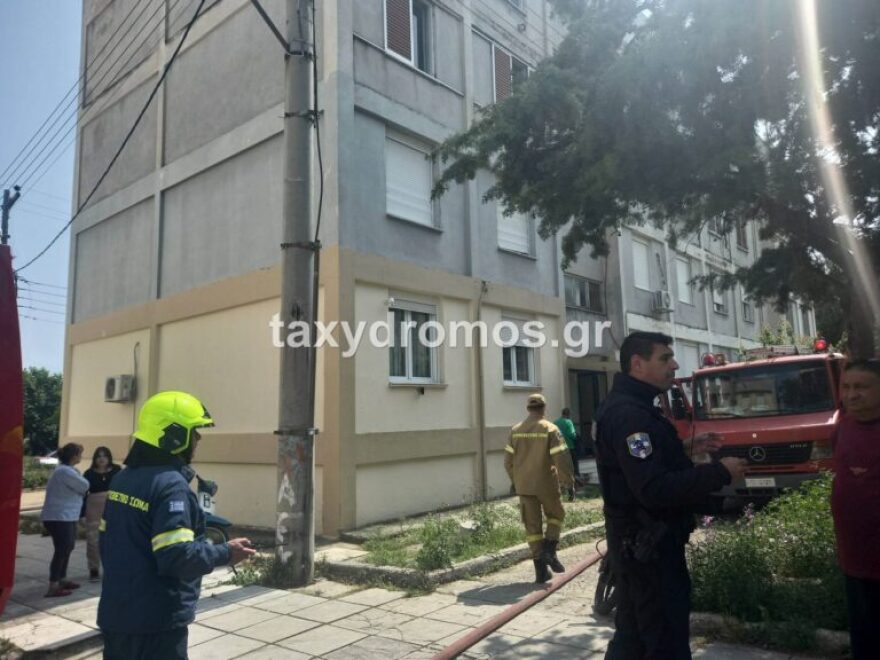 Βόλος: Φωτιά σε διαμέρισμα - Στο νοσοκομείο 77χρονος για προληπτικούς λόγους