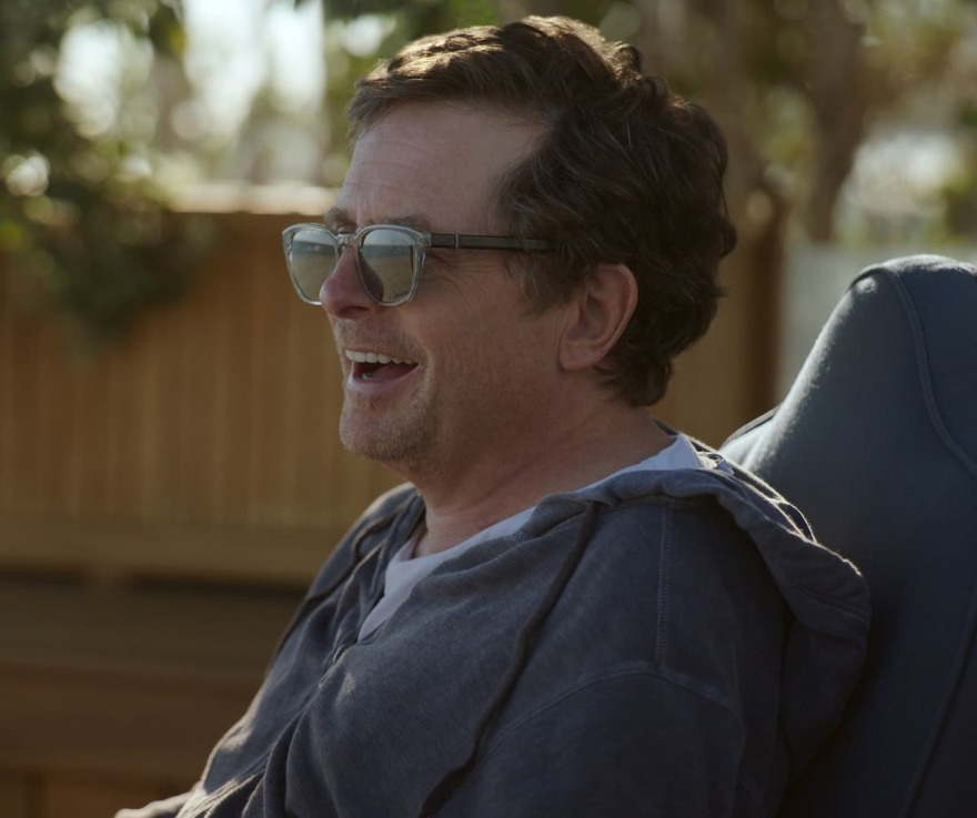 Μάικλ Τζ. Φοξ: Έπεσε σε εκδήλωση και το κοινό ανησύχησε - Δείτε το βίντεο