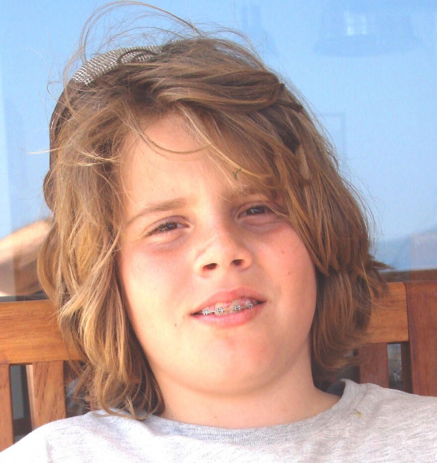 Τροχαία δυστυχήματα: Γονείς που έχασαν τα παιδιά τους άδικα στην άσφαλτο - Τα έργα που άφησαν στη μνήμη τους