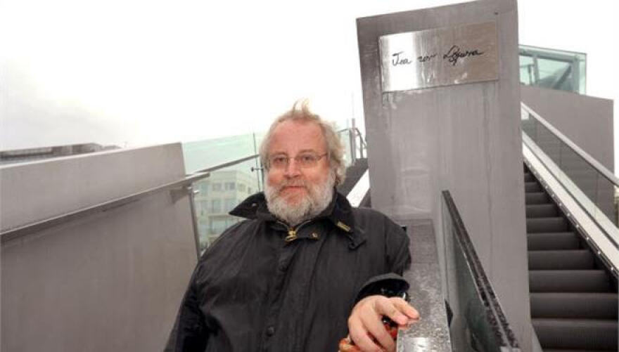 Τροχαία δυστυχήματα: Γονείς που έχασαν τα παιδιά τους άδικα στην άσφαλτο - Τα έργα που άφησαν στη μνήμη τους