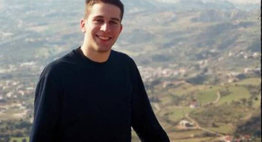 Τροχαία δυστυχήματα: Γονείς που έχασαν τα παιδιά τους άδικα στην άσφαλτο - Τα έργα που άφησαν στη μνήμη τους